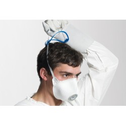 Le système de bride à deux points avec têtière permet de mettre et d'enlever facilement le masque